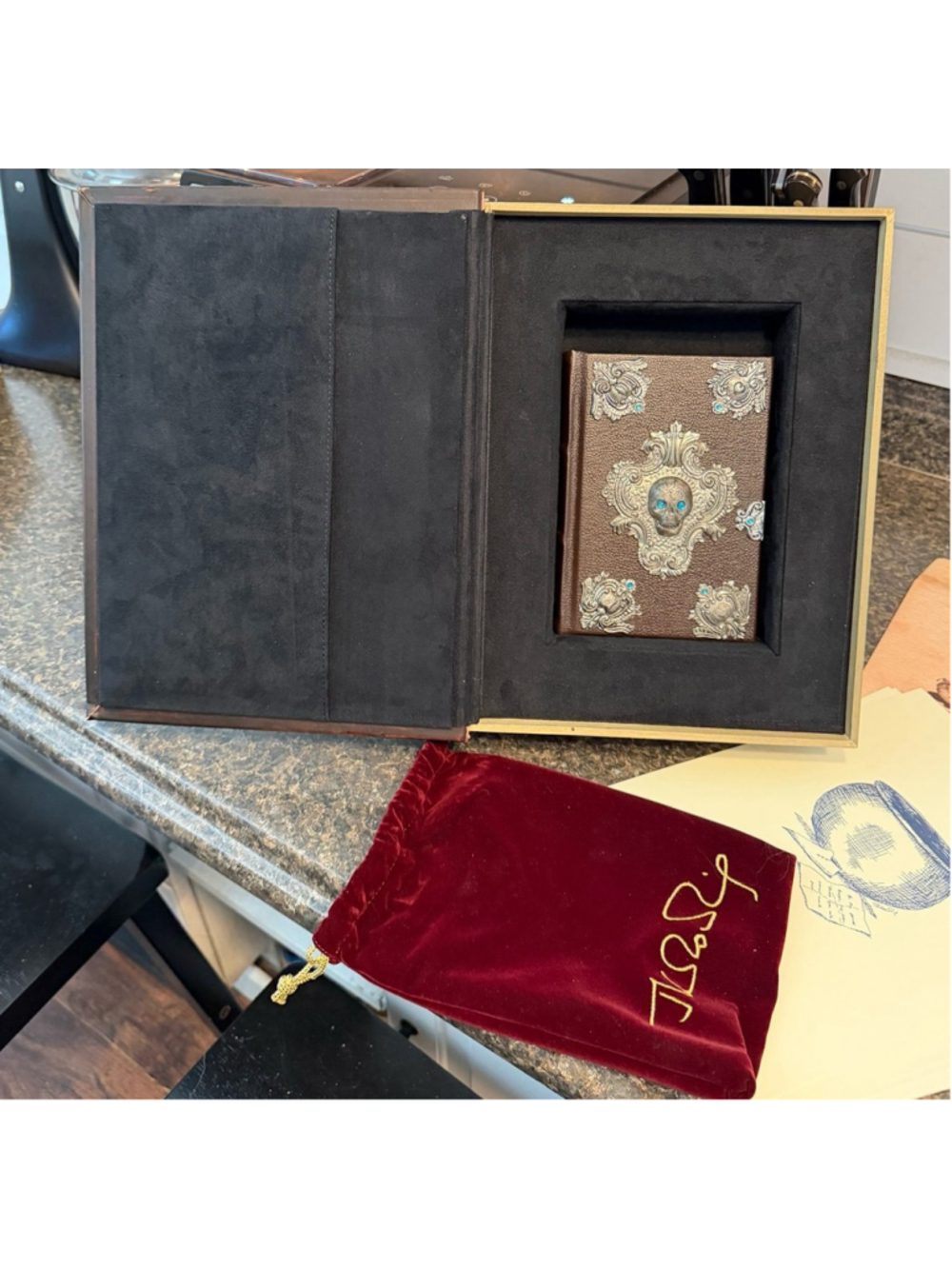 The Tales of Beedle the Bard by J. K. Rowling Hardcover Collector's Edition 2008 - Picture 9 of 12